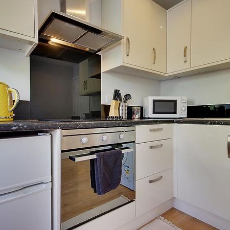 Turay Court Holiday Apartments Борнмът Екстериор снимка