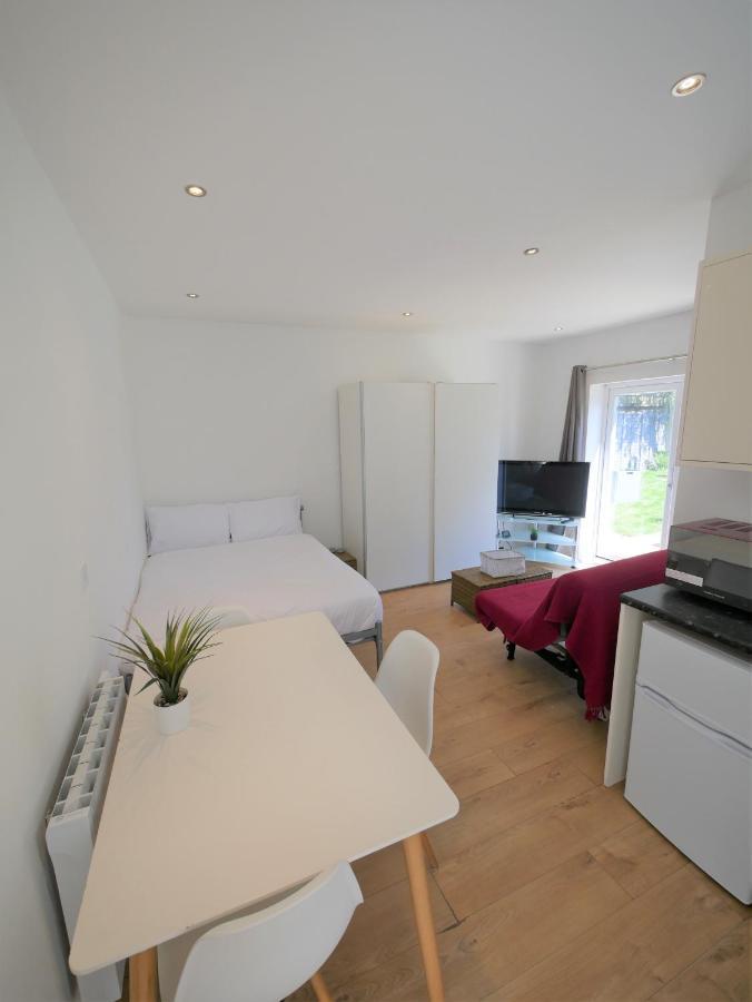 Turay Court Holiday Apartments Борнмът Екстериор снимка
