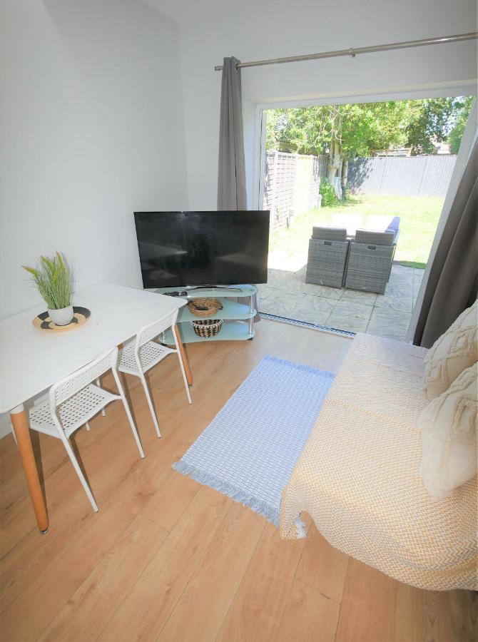 Turay Court Holiday Apartments Борнмът Екстериор снимка