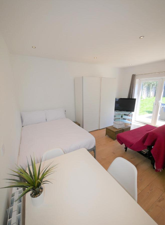 Turay Court Holiday Apartments Борнмът Екстериор снимка