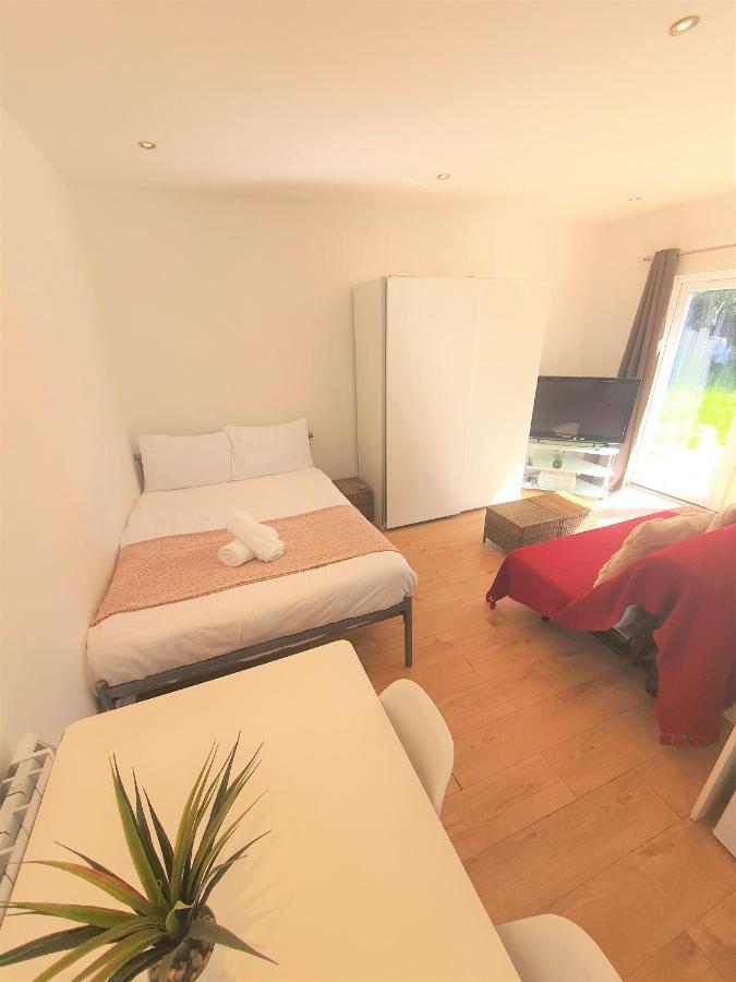 Turay Court Holiday Apartments Борнмът Екстериор снимка