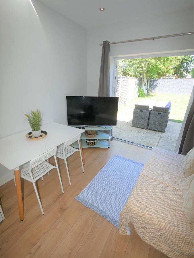 Turay Court Holiday Apartments Борнмът Екстериор снимка
