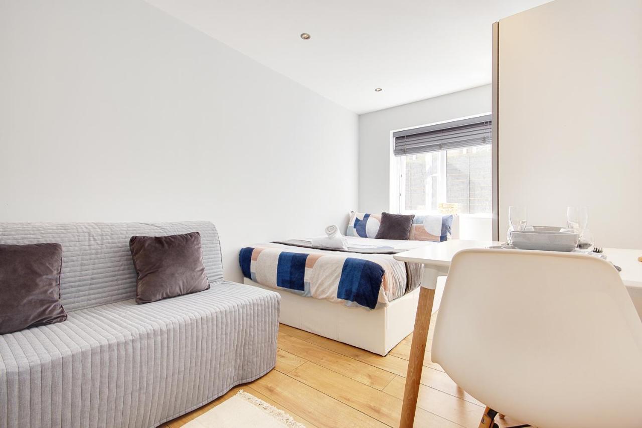Turay Court Holiday Apartments Борнмът Екстериор снимка