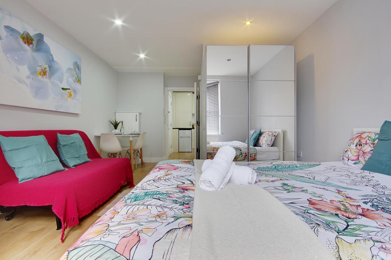 Turay Court Holiday Apartments Борнмът Екстериор снимка