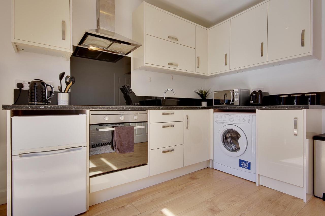 Turay Court Holiday Apartments Борнмът Екстериор снимка