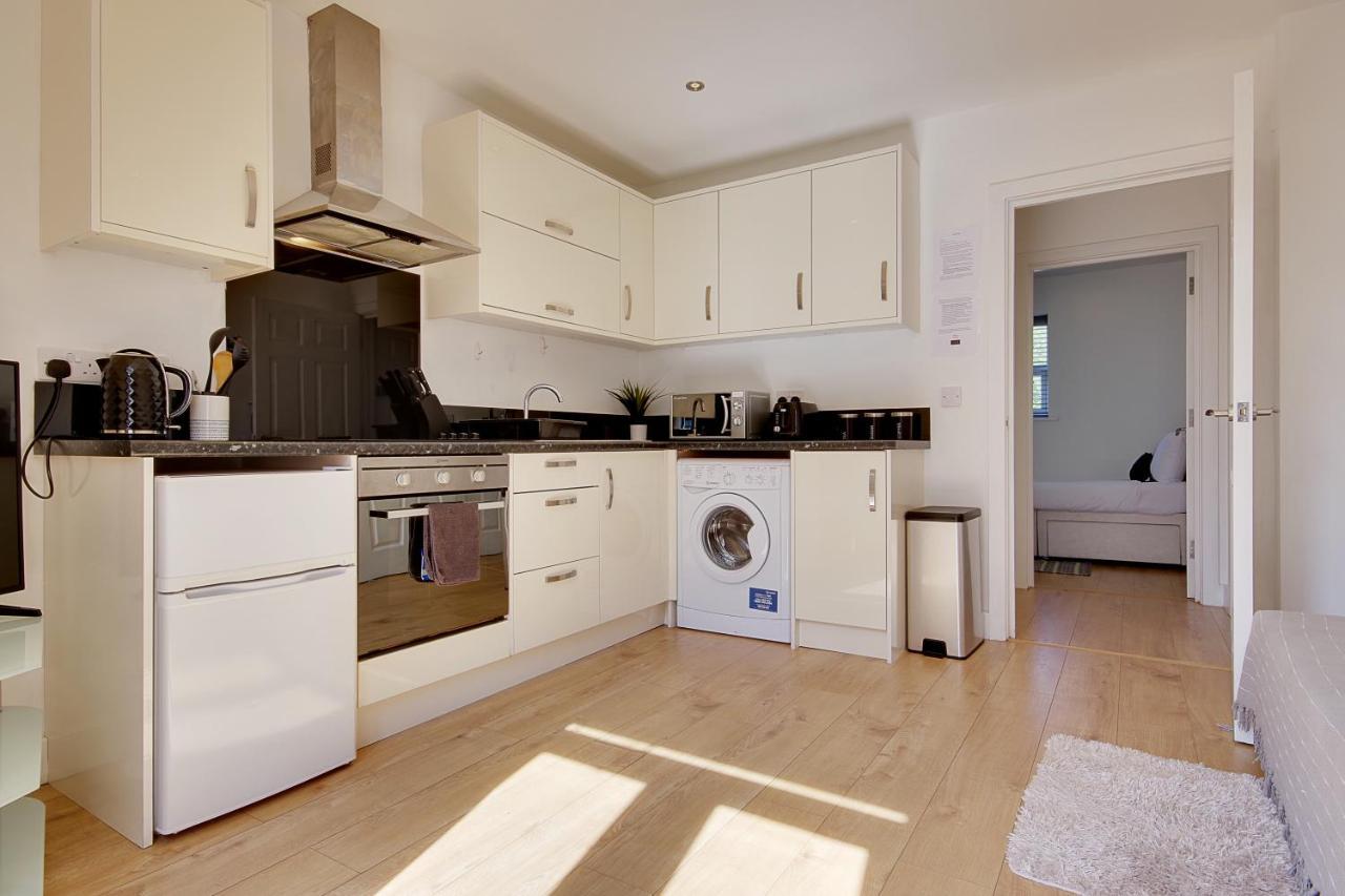 Turay Court Holiday Apartments Борнмът Екстериор снимка