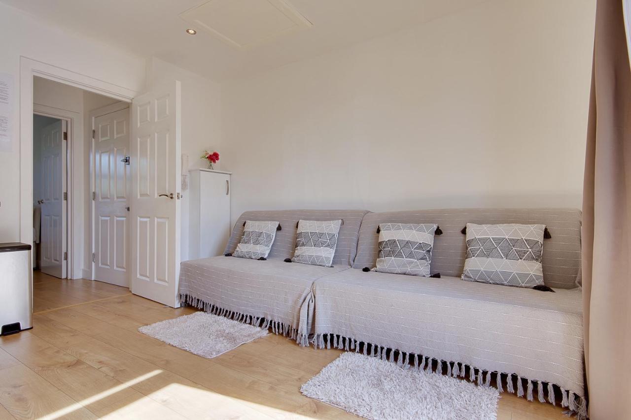 Turay Court Holiday Apartments Борнмът Екстериор снимка