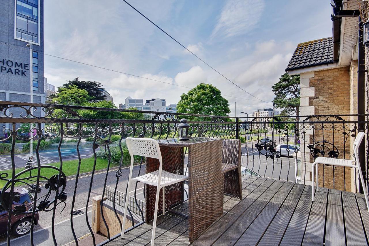 Turay Court Holiday Apartments Борнмът Екстериор снимка