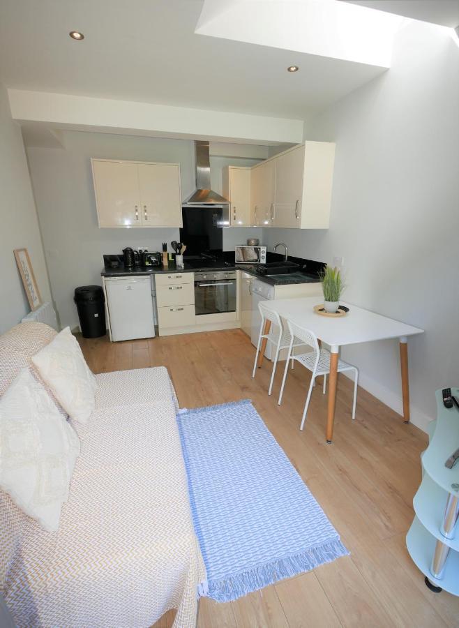 Turay Court Holiday Apartments Борнмът Екстериор снимка
