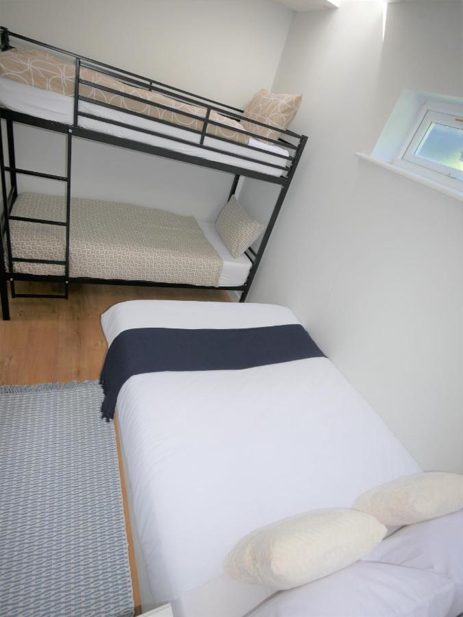 Turay Court Holiday Apartments Борнмът Екстериор снимка