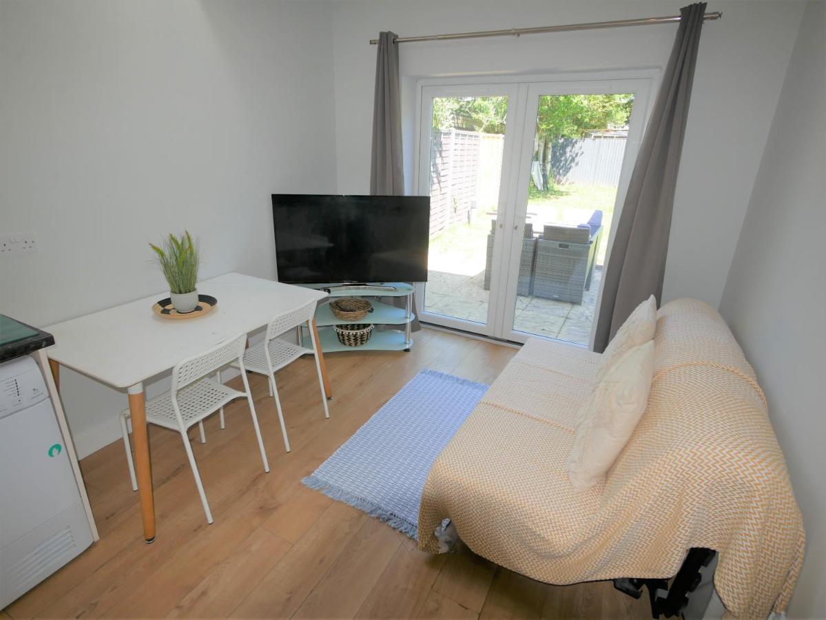 Turay Court Holiday Apartments Борнмът Екстериор снимка